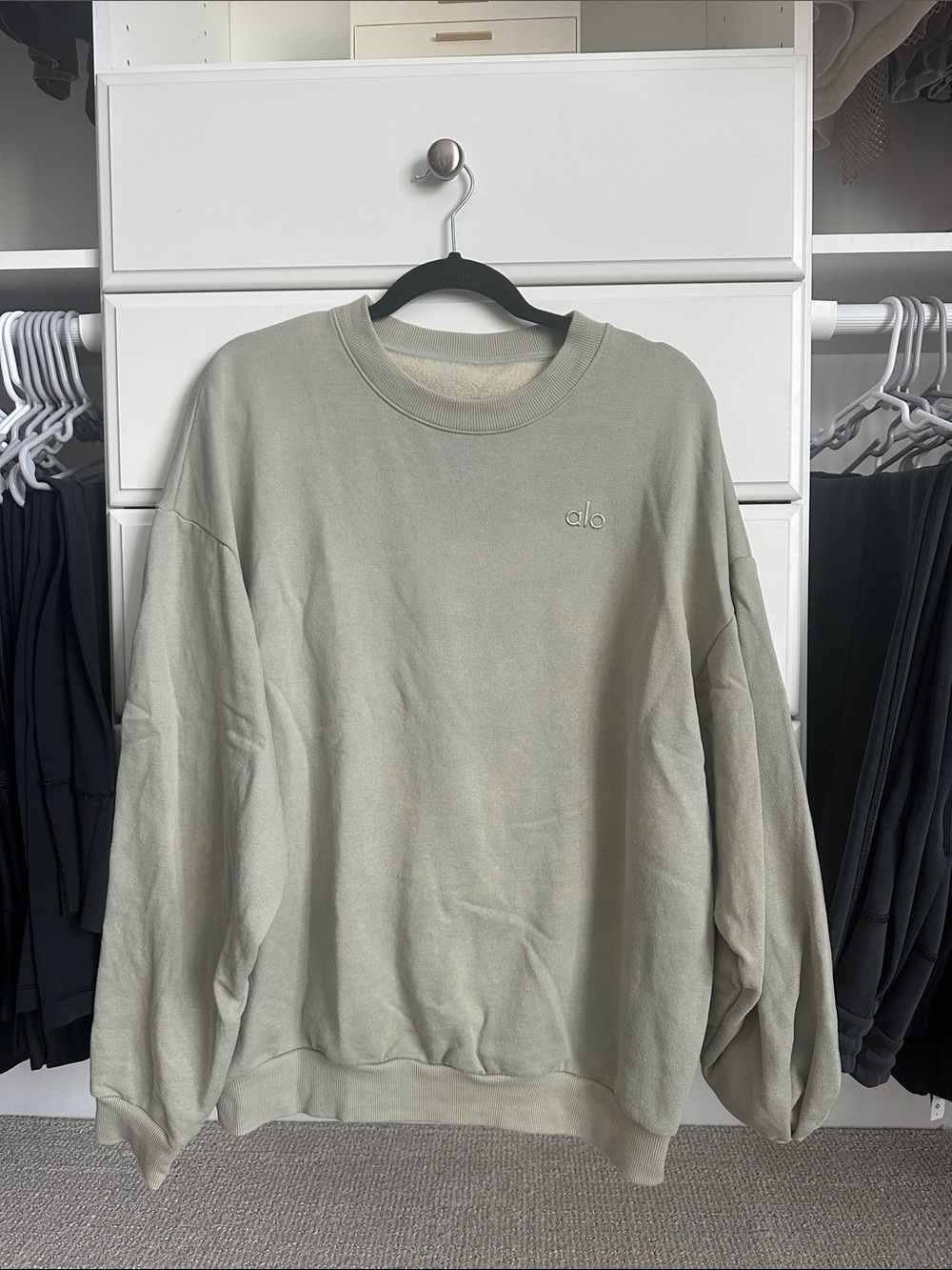 ALO Yoga Men’s Sage Green Crewneck Sweatshirt